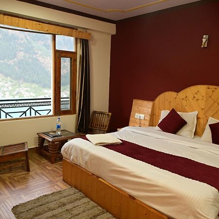 Krishana Cottage A Pure Veg !!!300 M From Hadimba Temple!!!Balcony Rooms!!!Veg Restaurant!!!Couple Friendly!!!Family Cottage!!! Manāli Exteriör bild