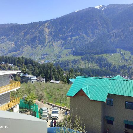 Krishana Cottage A Pure Veg !!!300 M From Hadimba Temple!!!Balcony Rooms!!!Veg Restaurant!!!Couple Friendly!!!Family Cottage!!! Manāli Exteriör bild